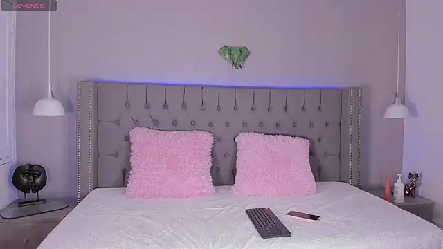 angelina honey  online show from 03-16-26, 04:20