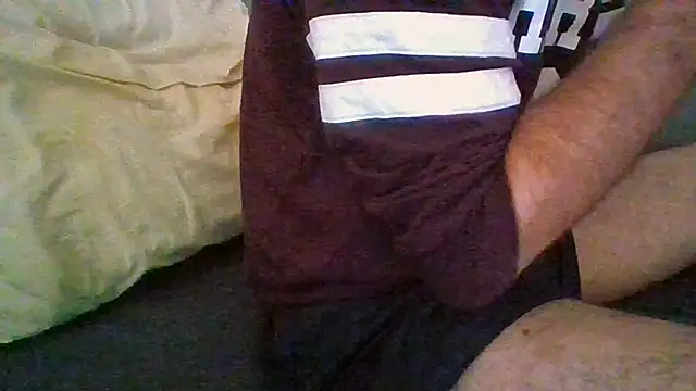 Snapshot of BonneQueueBonjour chatting on 05-17-26, 03:50 BonneQueueBonjour online show from 05-17-26, 03:50