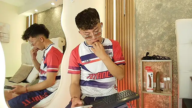 Dark Nico online show from 04-01-26, 03:41