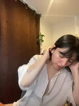 Snapshot of Abril_Thompson221 chatting on 05-11-26, 01:40 Abril Thompson221 online show from 05-11-26, 01:40