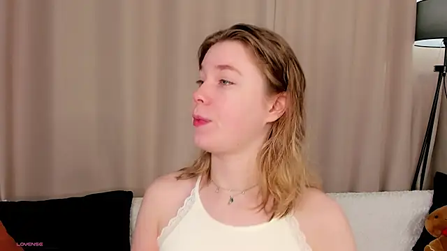 Snapshot of MaraaSwan chatting on 03-01-26, 01:16 MaraaSwan online show from 03-01-26, 01:16