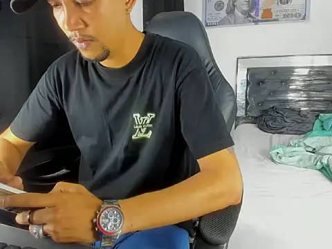 Snapshot of badboy_master chatting on 02-15-26, 10:30 badboy master online show from 02-15-26, 10:30