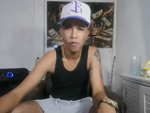 Snapshot of badboy_master chatting on 06-12-26, 09:23 badboy master online show from 06-12-26, 09:23
