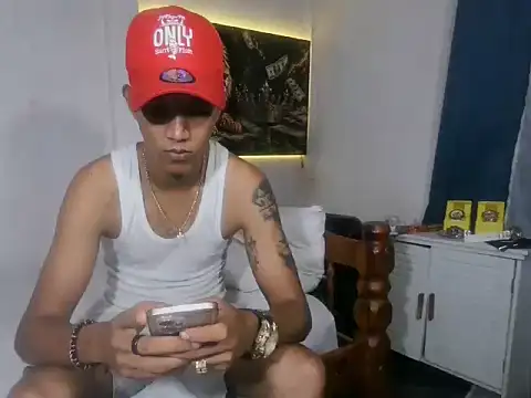Snapshot of badboy_master chatting on 06-04-26, 04:06 badboy master online show from 06-04-26, 04:06