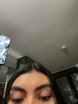 Snapshot of eimmy__skinny chatting on 04-18-26, 07:11 eimmy skinny online show from 04-18-26, 07:11