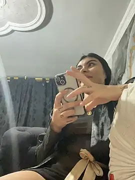 Snapshot of eimmy__skinny chatting on 04-19-26, 02:12 eimmy skinny online show from 04-19-26, 02:12