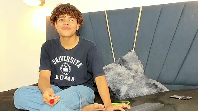 Snapshot of kleiver_cum18 chatting on 02-17-26, 01:08 kleiver cum18 online show from 02-17-26, 01:08