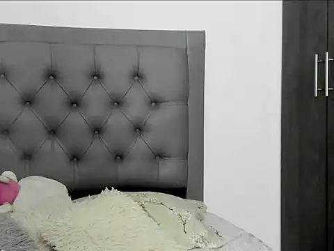 ImEmily   online show from 07-19-26, 04:10
