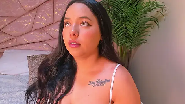 Snapshot of melanie_velle chatting on 02-19-26, 03:03 melanie velle online show from 02-19-26, 03:03