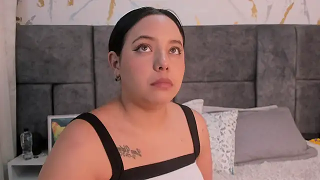 Snapshot of melanie_velle chatting on 02-21-26, 03:19 melanie velle online show from 02-21-26, 03:19