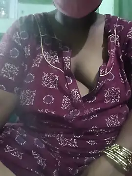 Snapshot of tamilkaviya431 chatting on 06-11-26, 12:12 tamilkaviya431 online show from 06-11-26, 12:12