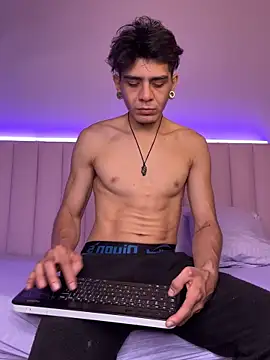 abrilandjulian online show from 03-19-26, 12:05