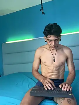 Snapshot of abrilandjulian chatting on 02-16-26, 12:04 abrilandjulian online show from 02-16-26, 12:04