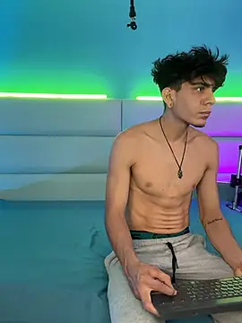 Snapshot of abrilandjulian chatting on 02-26-26, 12:05 abrilandjulian online show from 02-26-26, 12:05