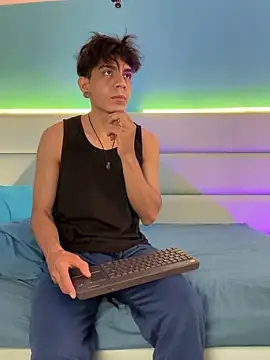 abrilandjulian online show from 03-21-26, 12:09