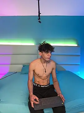 Snapshot of abrilandjulian chatting on 02-27-26, 11:43 abrilandjulian online show from 02-27-26, 11:43