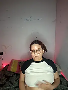 Snapshot of Blanquita_vip chatting on 02-17-26, 12:30 Blanquita vip online show from 02-17-26, 12:30