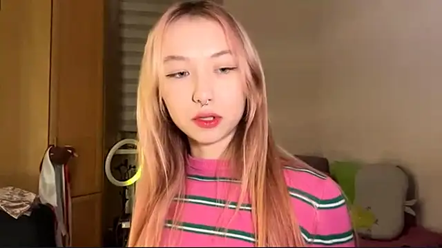 Snapshot of PinkTraible chatting on 02-16-26, 12:59 PinkTraible online show from 02-16-26, 12:59