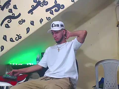 Snapshot of Jhon_malo chatting on 02-25-26, 08:52 Jhon malo online show from 02-25-26, 08:52