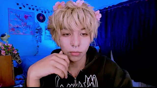 Snapshot of prince_oliverr chatting on 02-19-26, 06:49 prince oliverr online show from 02-19-26, 06:49