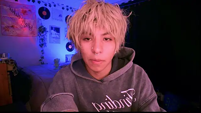 Snapshot of prince_oliverr chatting on 02-22-26, 09:11 prince oliverr online show from 02-22-26, 09:11