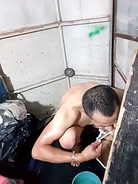 LACALIENTEDECHALCO online show from 04-15-26, 10:32