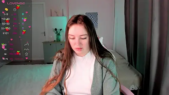 Snapshot of Laura_CollinsS chatting on 03-16-26, 01:02 Laura CollinsS online show from 03-16-26, 01:02