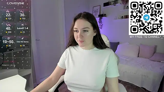 Snapshot of Laura_CollinsS chatting on 03-21-26, 12:56 Laura CollinsS online show from 03-21-26, 12:56
