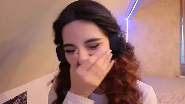 Snapshot of Blissmissataeses chatting on 02-16-26, 11:42 Blissmissataeses online show from 02-16-26, 11:42