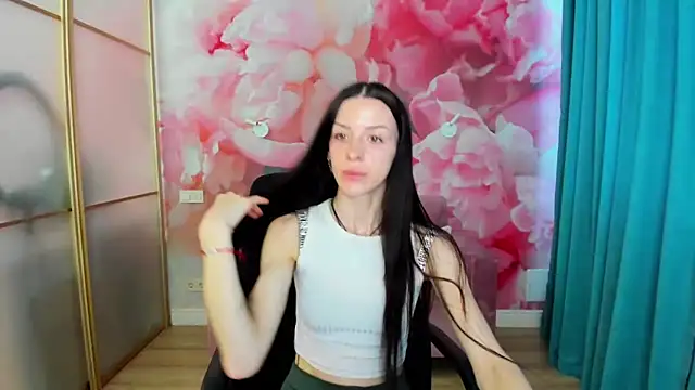 Snapshot of NoirDiva chatting on 05-19-26, 05:58 NoirDiva online show from 05-19-26, 05:58