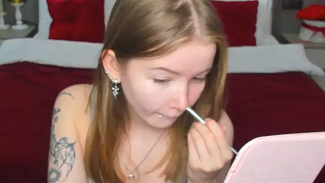 Snapshot of Violetta__Dreams chatting on 06-03-26, 04:13 Violetta Dreams online show from 06-03-26, 04:13