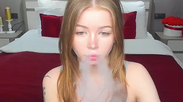 Snapshot of Violetta__Dreams chatting on 05-12-26, 06:36 Violetta Dreams online show from 05-12-26, 06:36