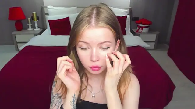 Snapshot of Violetta__Dreams chatting on 06-11-26, 12:32 Violetta Dreams online show from 06-11-26, 12:32