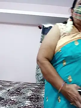 Snapshot of Kannadasexywifes chatting on 06-15-26, 06:13 Kannadasexywifes online show from 06-15-26, 06:13