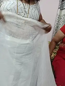 Snapshot of Kannadasexywifes chatting on 06-14-26, 02:24 Kannadasexywifes online show from 06-14-26, 02:24