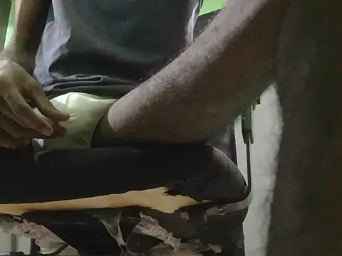 Snapshot of Sexyoreoslim34 chatting on 02-15-26, 10:25 Sexyoreoslim34 online show from 02-15-26, 10:25