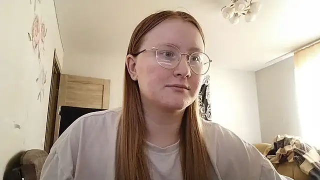 AnikaLipps online show from 06-17-26, 01:21