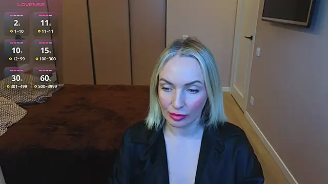 Snapshot of MonikaFoxys chatting on 02-17-26, 04:54 MonikaFoxys online show from 02-17-26, 04:54