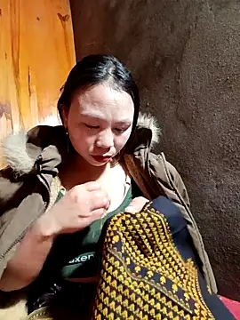 Snapshot of Pretty_girl_2 chatting on 02-27-26, 02:23 Pretty girl 2 online show from 02-27-26, 02:23