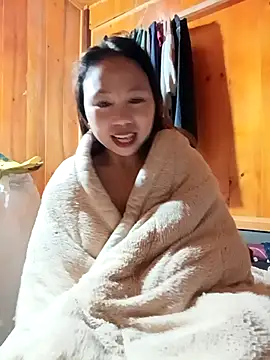 Snapshot of Pretty_girl_2 chatting on 02-21-26, 01:18 Pretty girl 2 online show from 02-21-26, 01:18