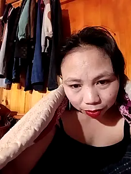 Snapshot of Pretty_girl_2 chatting on 02-22-26, 01:52 Pretty girl 2 online show from 02-22-26, 01:52