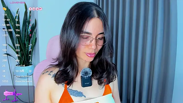 Snapshot of sara_ospina22 chatting on 06-08-26, 11:49 sara ospina22 online show from 06-08-26, 11:49