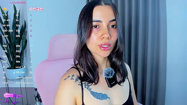 Snapshot of sara_ospina22 chatting on 06-23-26, 01:09 sara ospina22 online show from 06-23-26, 01:09