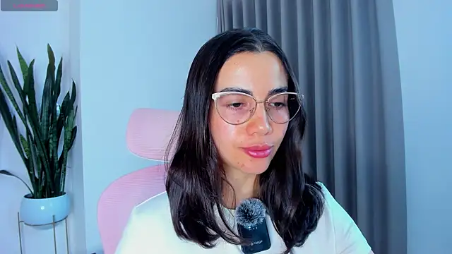 Snapshot of sara_ospina22 chatting on 06-24-26, 06:06 sara ospina22 online show from 06-24-26, 06:06