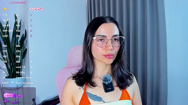 Snapshot of sara_ospina22 chatting on 06-12-26, 08:28 sara ospina22 online show from 06-12-26, 08:28