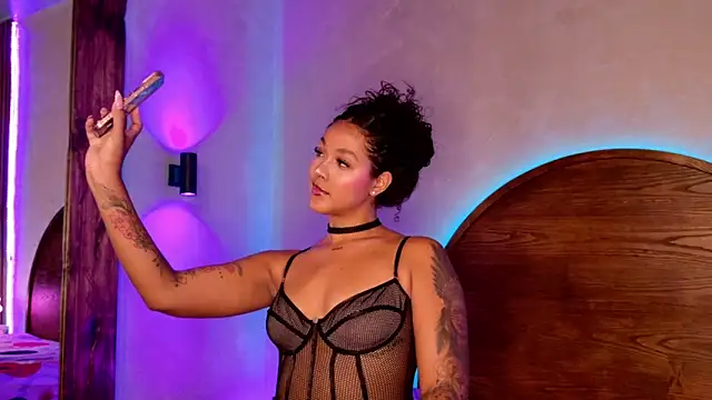 Kinsleybrown online show from 02-23-26, 04:29