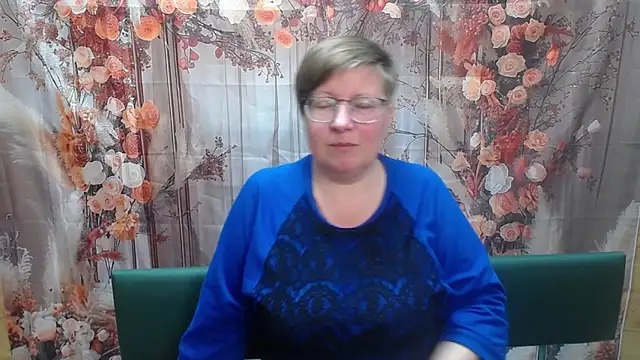 Snapshot of RadaChudna chatting on 05-16-26, 05:12 RadaChudna online show from 05-16-26, 05:12