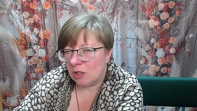 Snapshot of RadaChudna chatting on 04-25-26, 05:21 RadaChudna online show from 04-25-26, 05:21