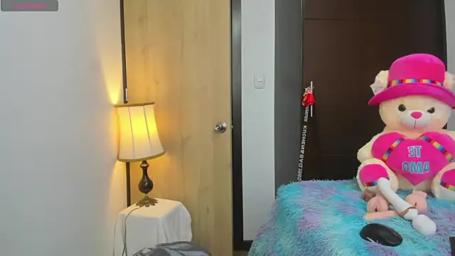 Snapshot of alisoondrean_ chatting on 02-20-26, 12:51 alisoondrean online show from 02-20-26, 12:51