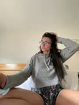 Snapshot of lunasexy79 chatting on 04-10-26, 02:13 lunasexy79 online show from 04-10-26, 02:13